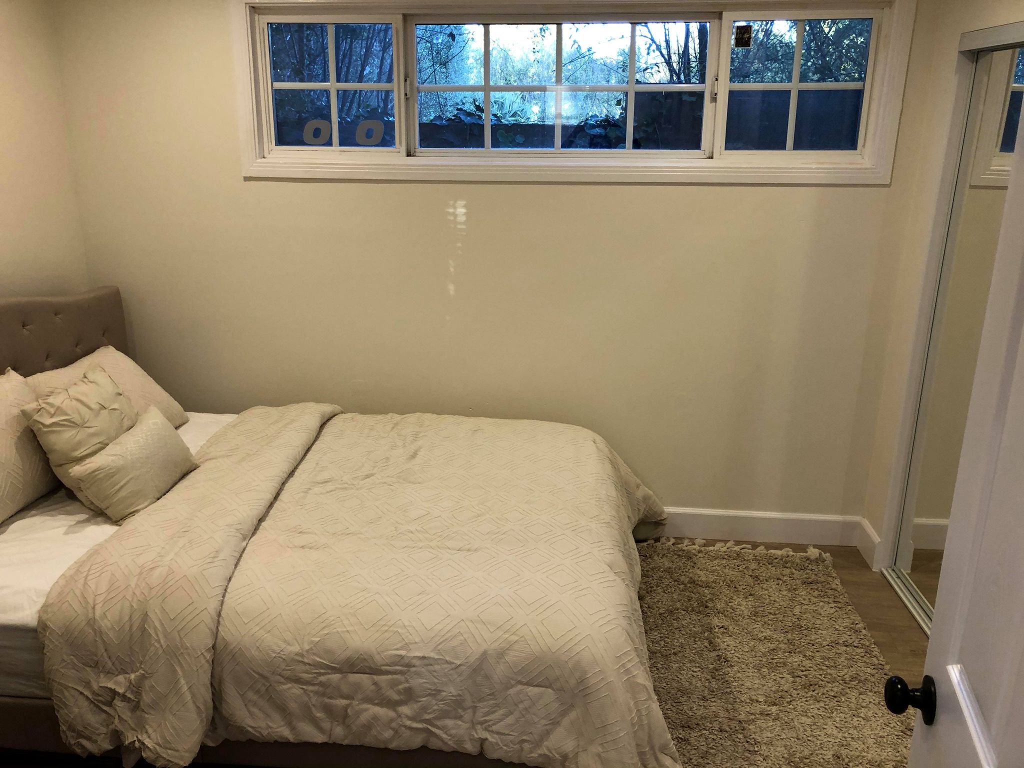 listing photo 2/8